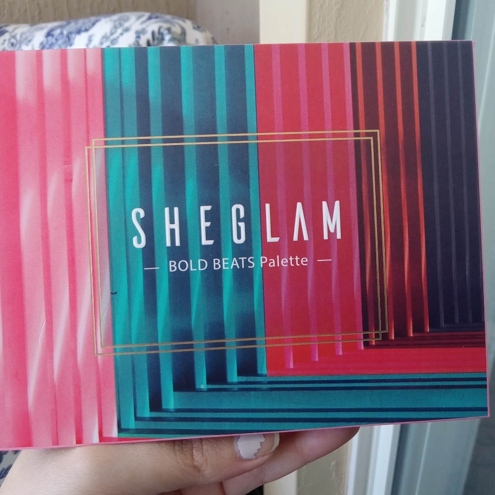 12 pan eyeshadow palette